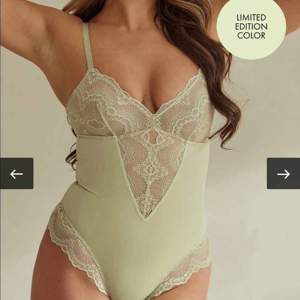 Sculpting Lace Shapewear Bodysuit, Medium